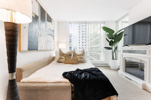 Stylish in Coal Harbour | Secure Parking w/AC