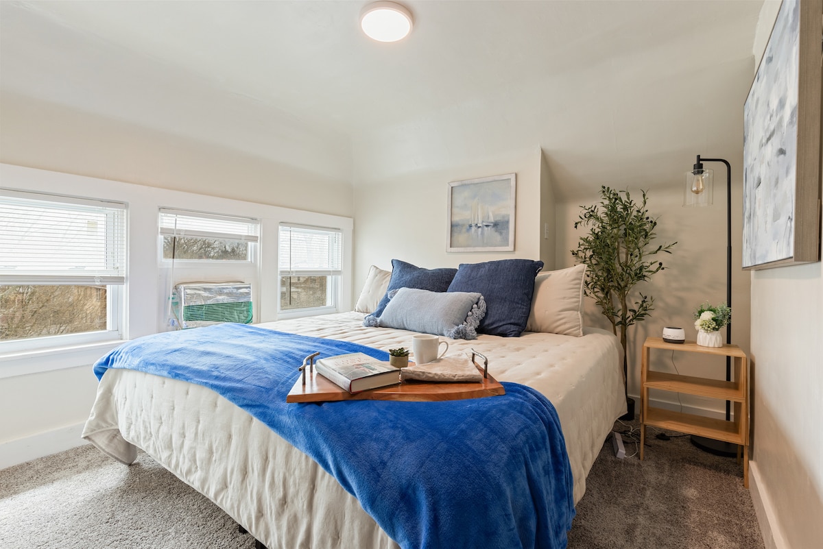 Cozy 3rdFloor. King Bed. FreeLaundry. Awesome Deal