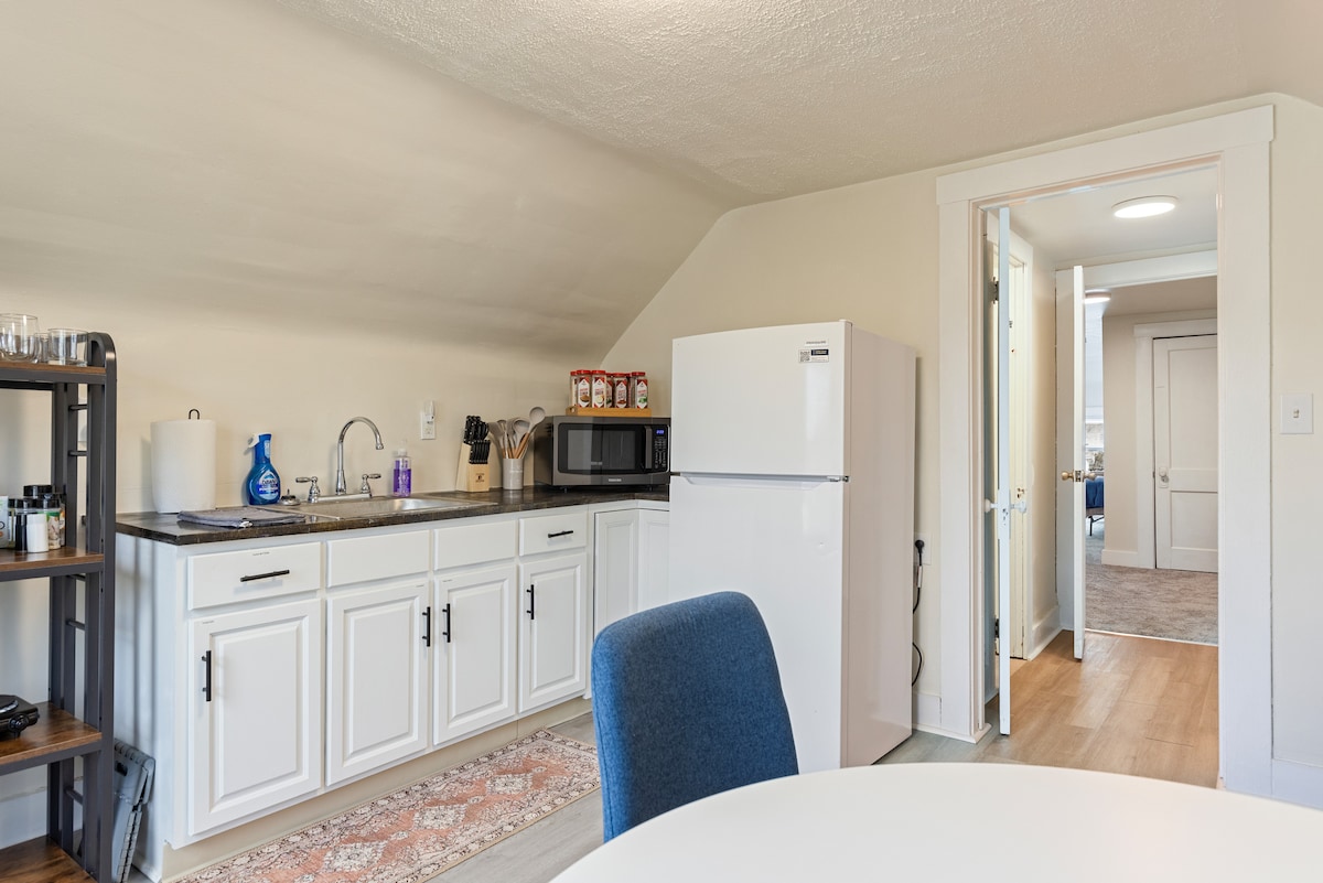 Cozy 3rdFloor. King Bed. FreeLaundry. Awesome Deal