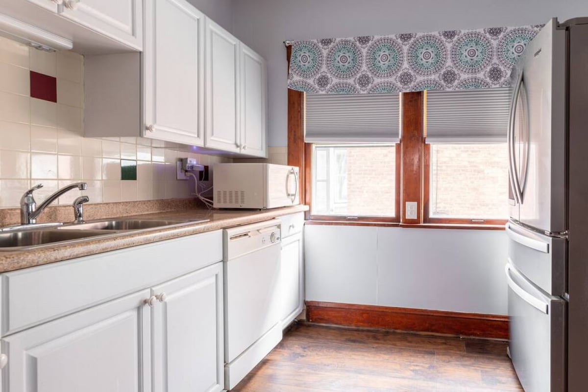HotTub*No Cleaning Fee! Walk to Park & Restaurants