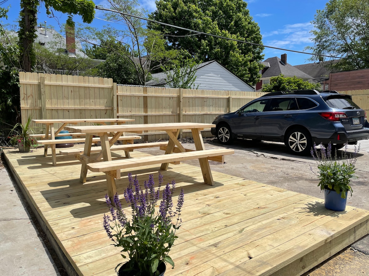 Huge 2nd Floor*No Cleaning Fee! Walk to Park/Shops