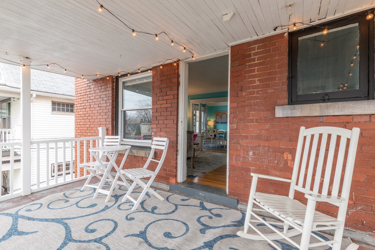 Huge 2nd Floor*No Cleaning Fee! Walk to Park/Shops