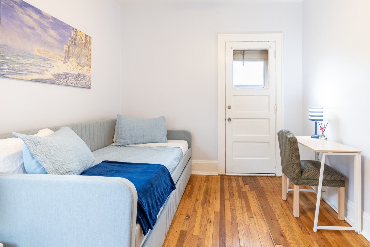 Huge 3BR, Garage Parking; Ideal for Long Term Stay