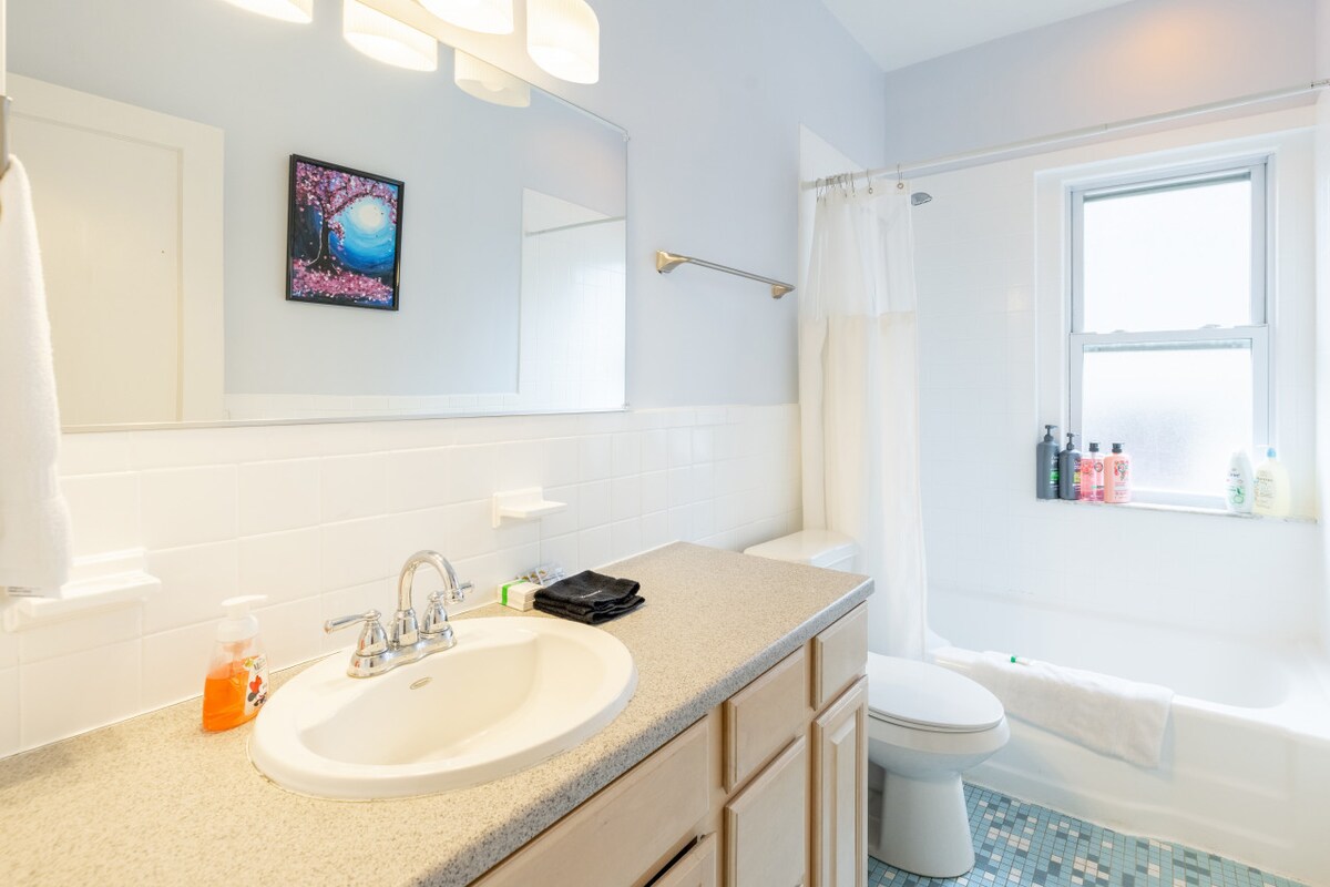 Huge 3BR, Garage Parking; Ideal for Long Term Stay