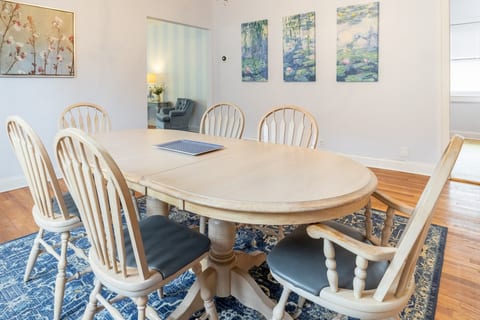 Huge 3BR, Garage Parking; Ideal for Long Term Stay
