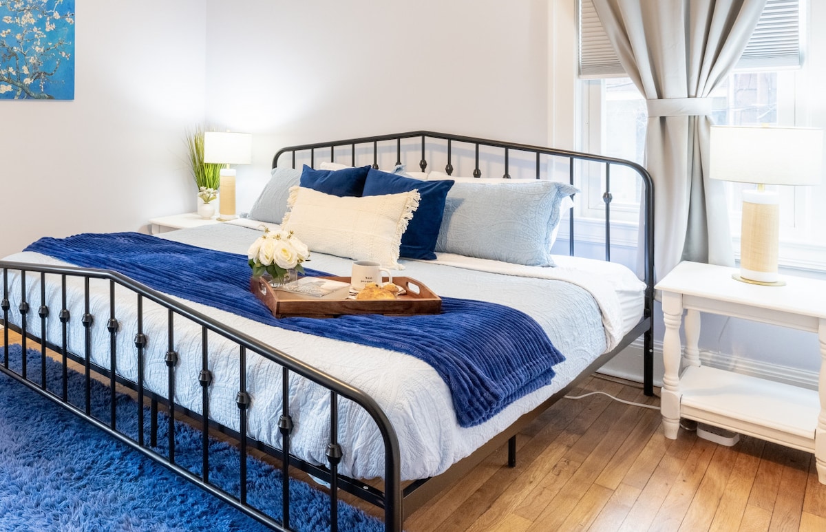Huge Family-Friendly Suite w/ Crib & Rocking Chair