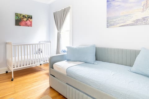 Huge Family-Friendly Suite w/ Crib & Rocking Chair