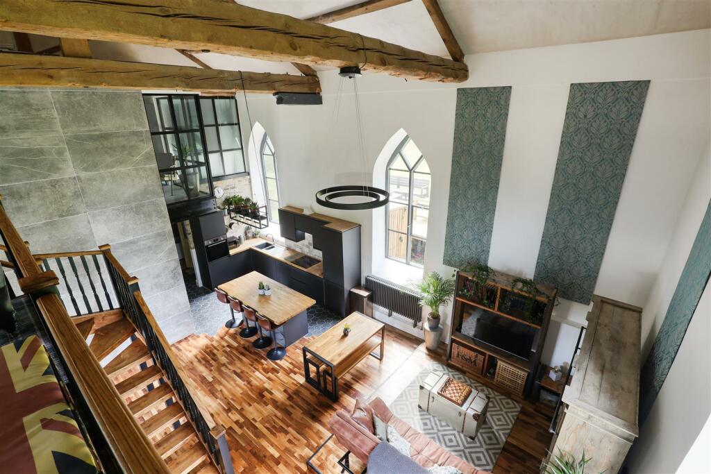 Breathtaking Cotswolds Chapel Stunning Valley View