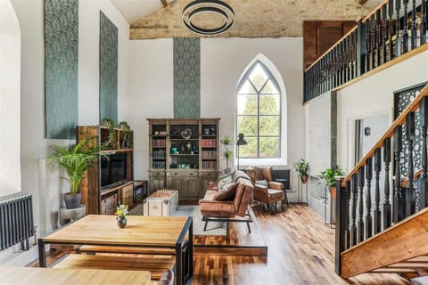 Breathtaking Cotswolds Chapel Stunning Valley View