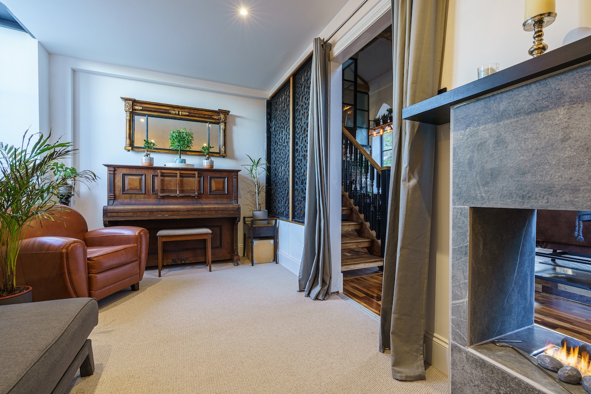 Breathtaking Cotswolds Chapel Stunning Valley View - Stroud