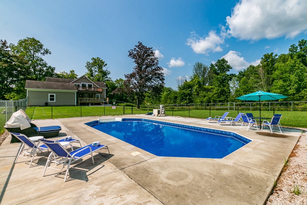 Ultimate Getaway! HotTub*FirePit*KingBeds*Wineries
