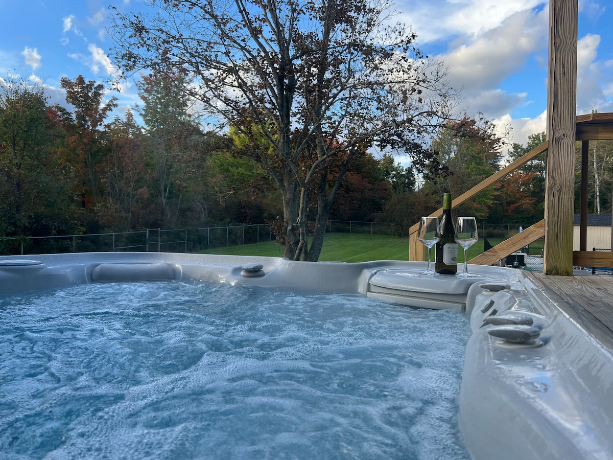 Ultimate Getaway! HotTub*FirePit*KingBeds*Wineries