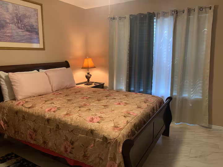 Ortona's Best Kept Secret 3/2 Spacious Home