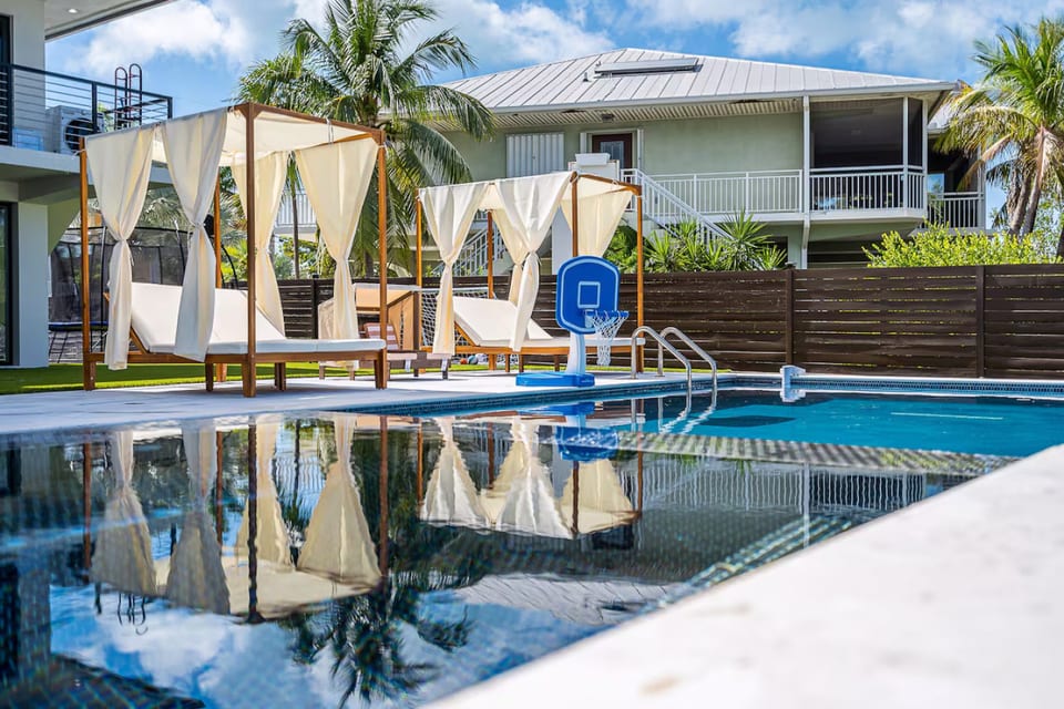 Wasserfront Luxe Pool, Whirlpool, Theater, Spiele und mehr! - Key Largo