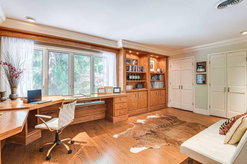 Decked-Out Sanctuary Near Loch Raven & Baltimore