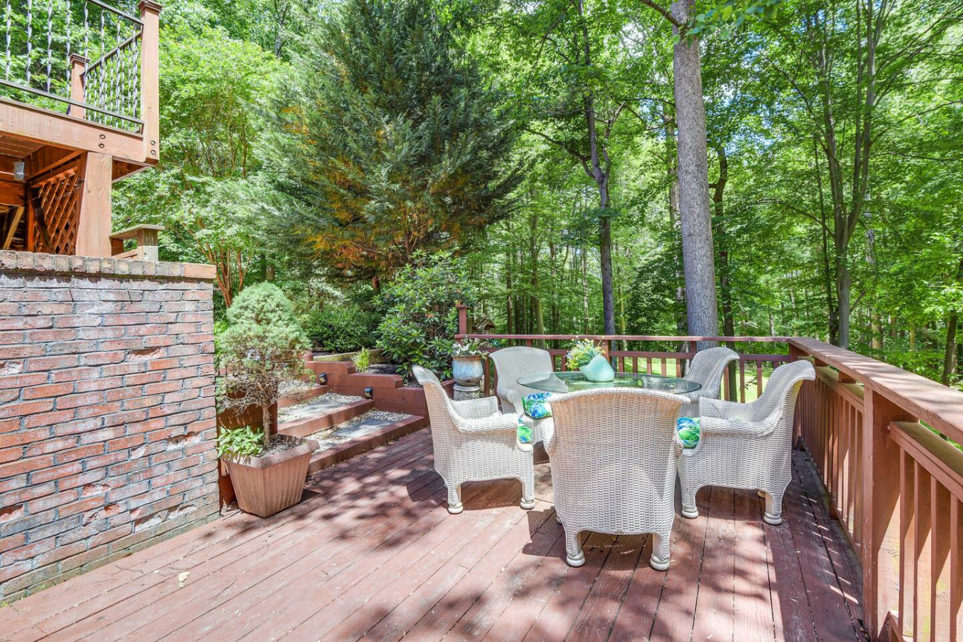 Decked-Out Sanctuary Near Loch Raven & Baltimore