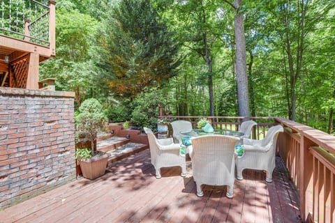 Decked-Out Sanctuary Near Loch Raven & Baltimore