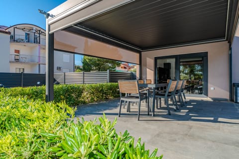 Apartments Royal - Unit 371054-13