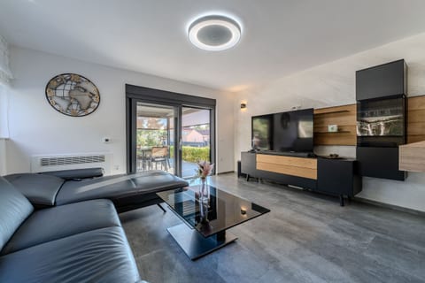 Apartments Royal - Unit 371054-13