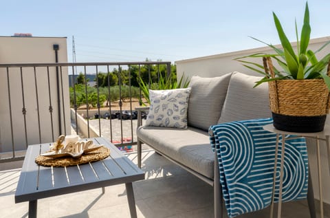 Apartments Sunny - Unit 377711-13