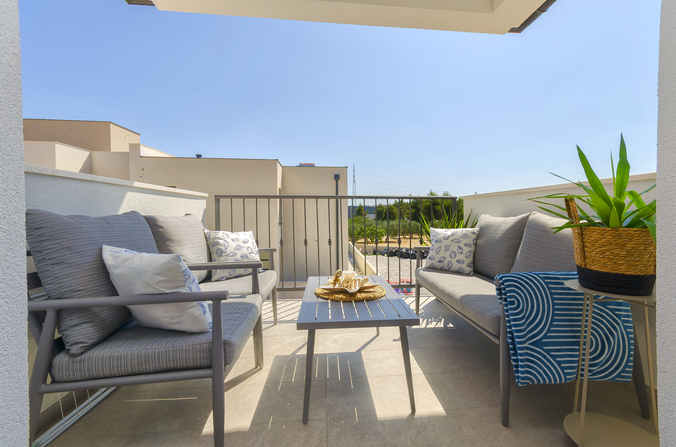 Apartments Sunny - Unit 377711-13