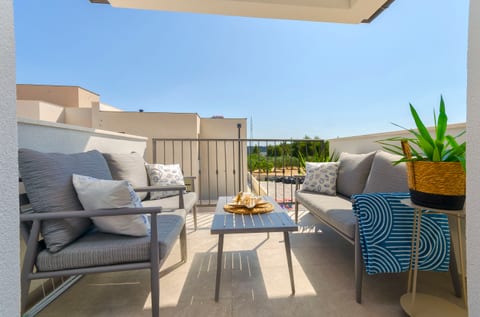 Apartments Sunny - Unit 377711-13