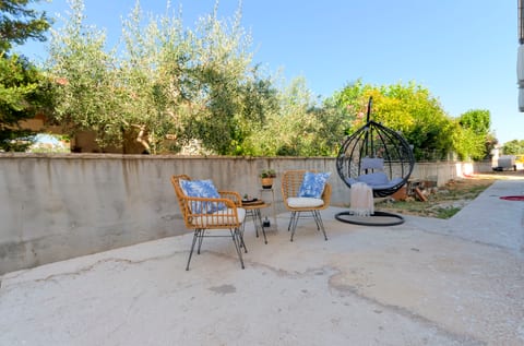 Apartments Sunny - Unit 377710-13