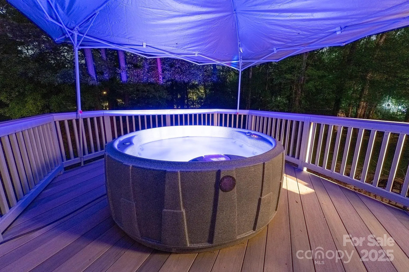 pet-friendly-*-gated-parking-+-outdoor-space/