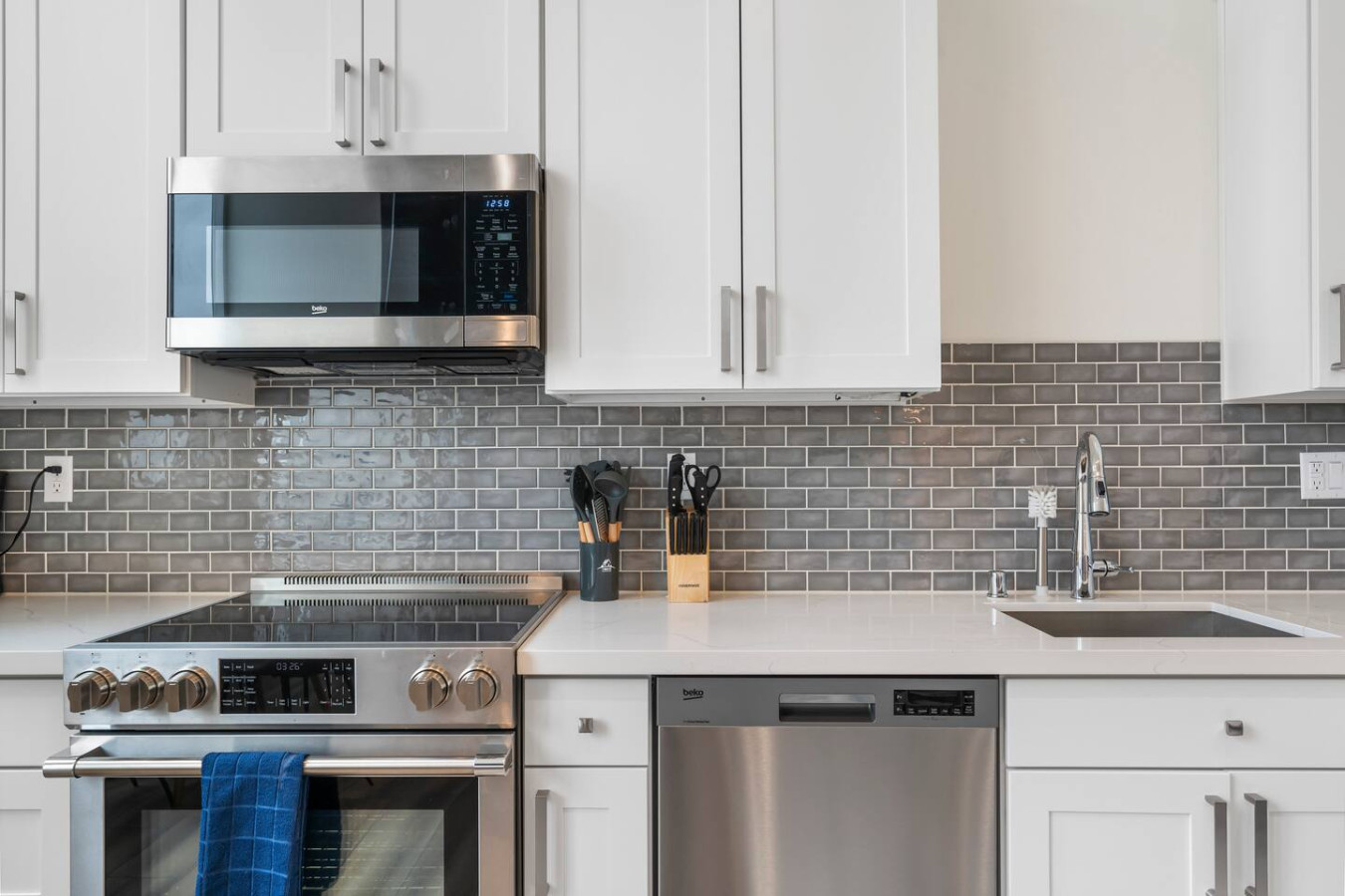 near-downtown-*-rooftop-firepit-king-bed-+-parking/