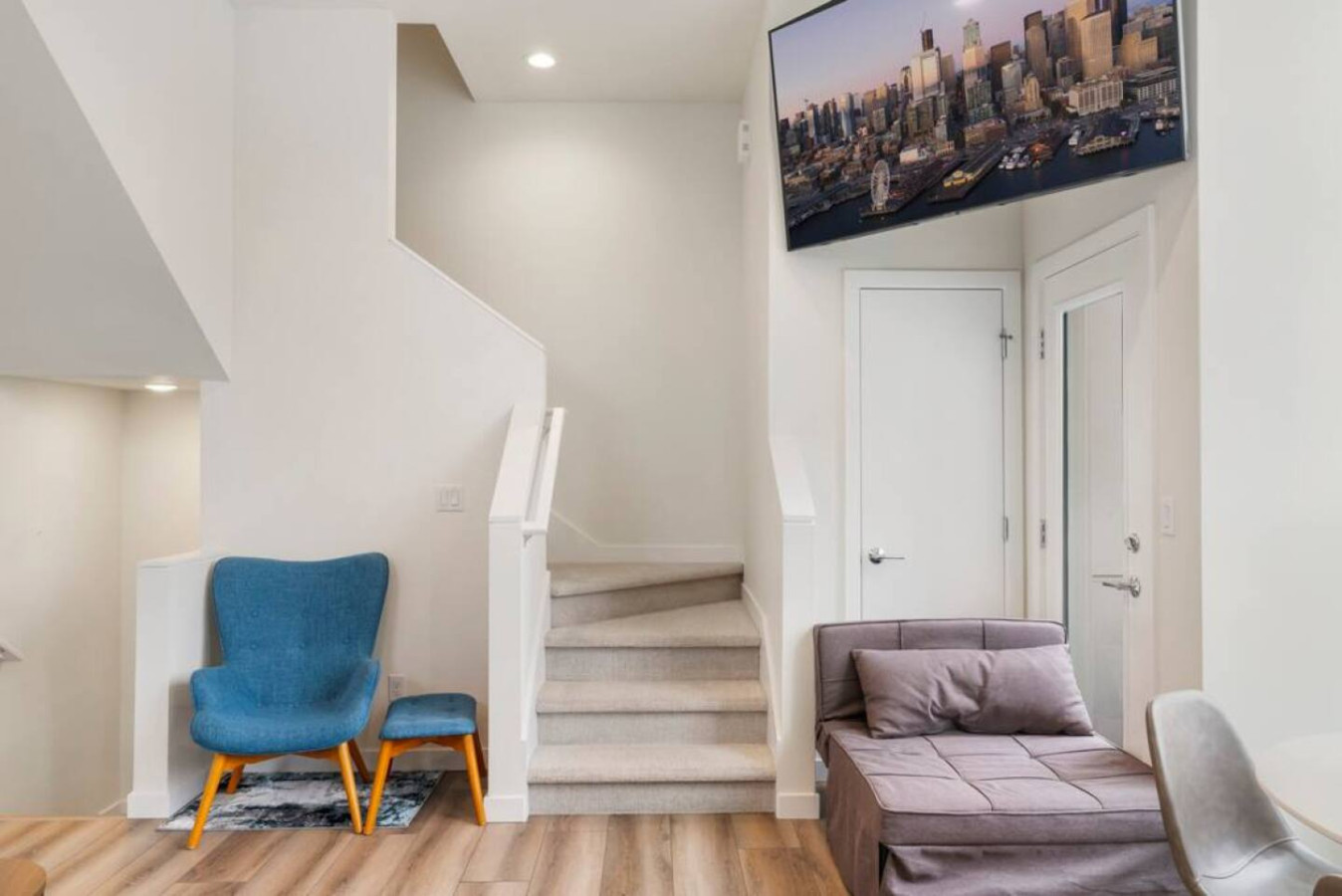 near-downtown-*-rooftop-firepit-king-bed-+-parking/