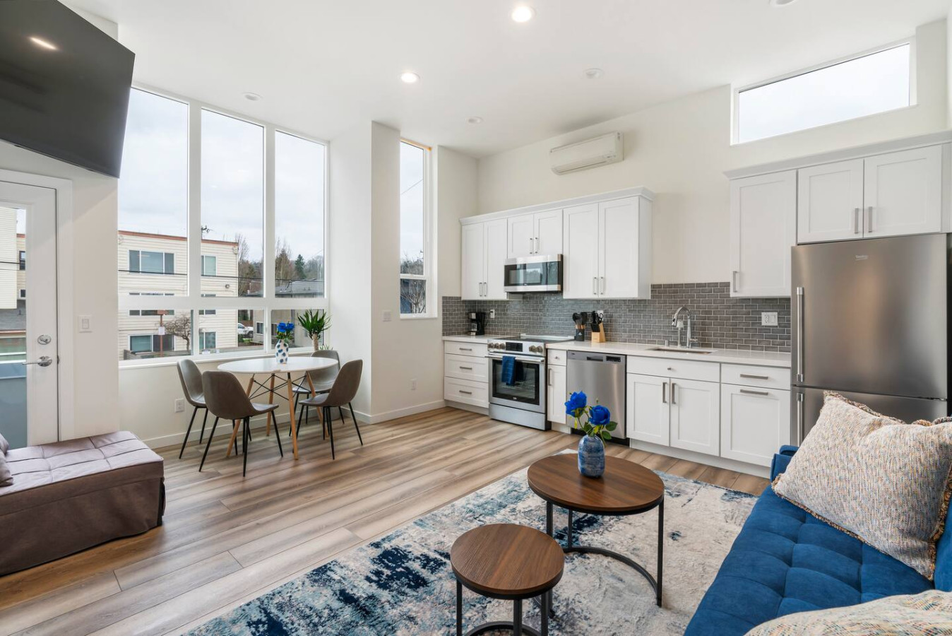 near-downtown-*-rooftop-firepit-king-bed-+-parking/