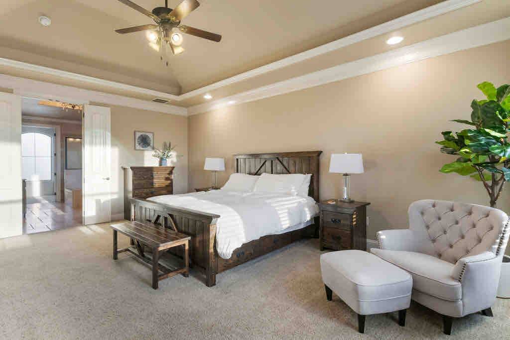 Luxe Retreat: Pool, Hot Tub, Jacuzzi, EV Charger