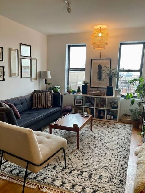 Beautiful Brooklyn One-Bedroom with City Views