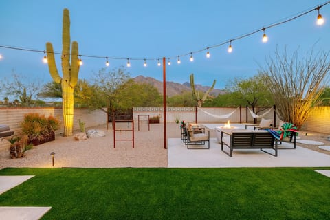 Casa Palma: Luxe, Modern Getaway | Hot Tub