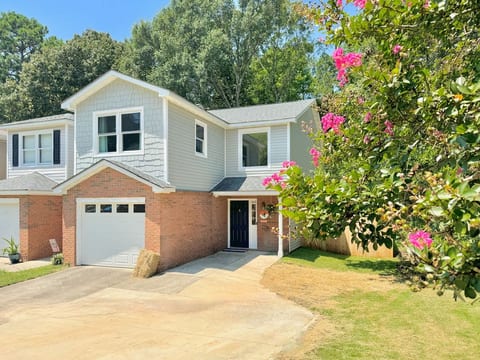 Aubie's Abode-walkable to downtown Auburn & campus