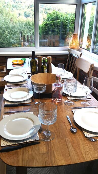 hillside-cottage-with-epic-views-near-llangollen/