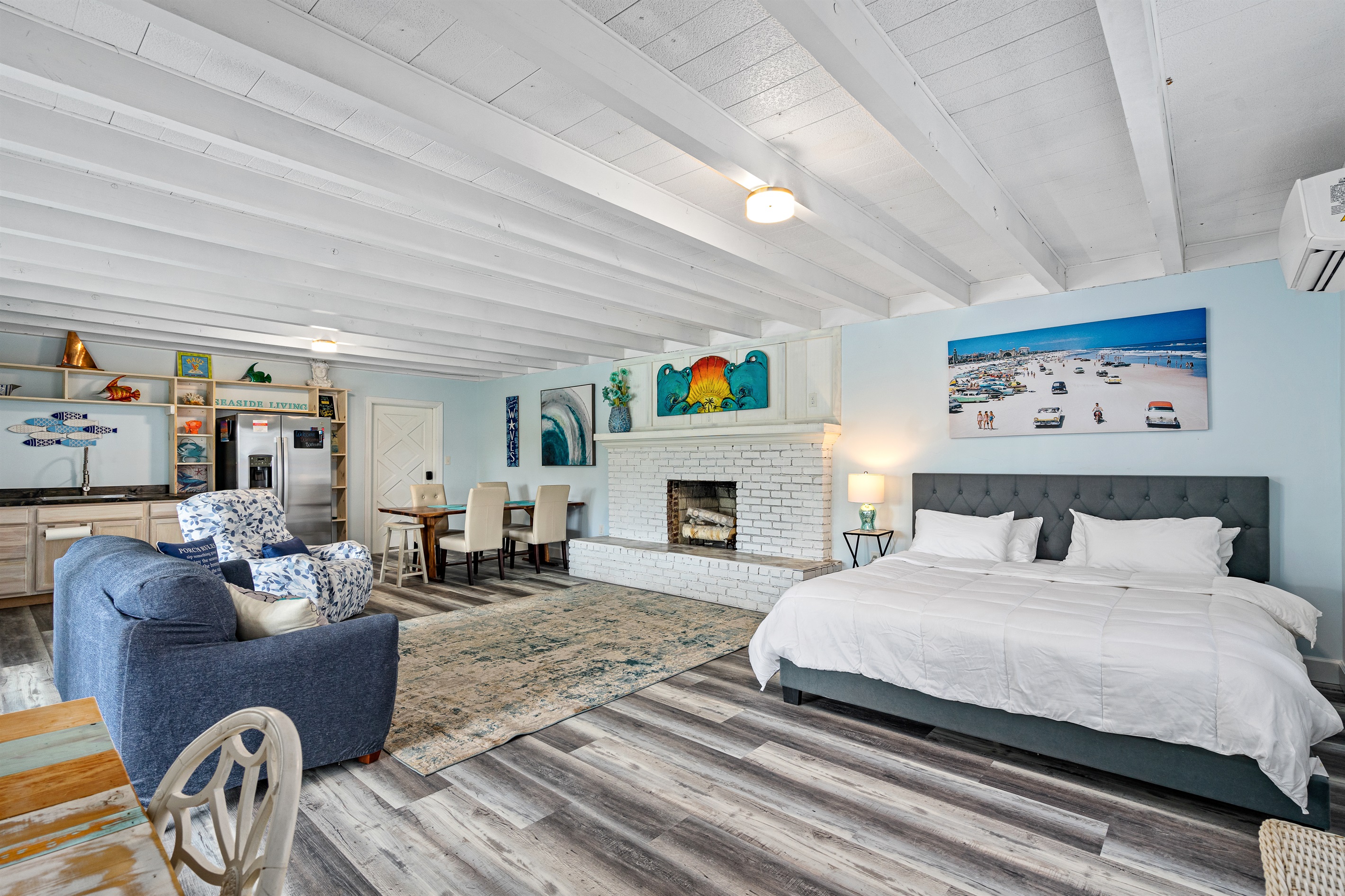 Daytona Poolside Oasis w/ Guest Cottage 2 Blocks from Beach