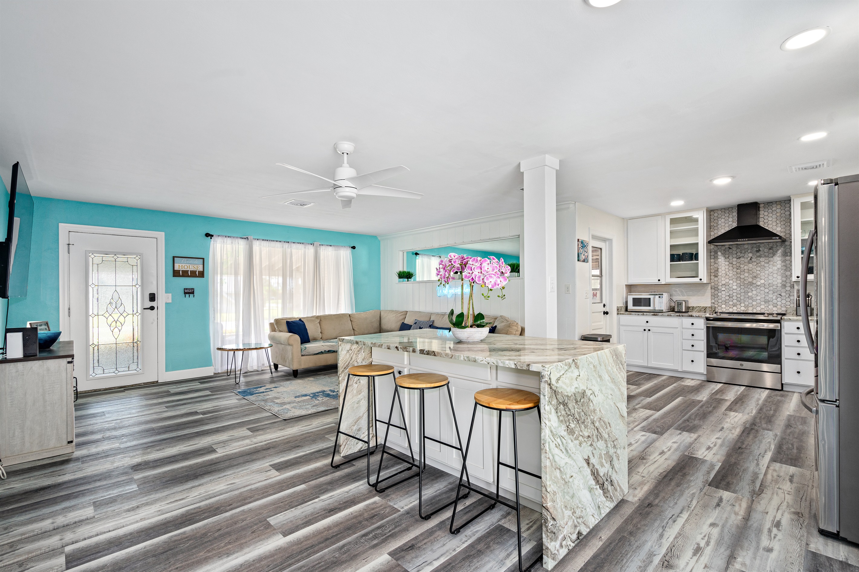 Daytona Poolside Oasis w/ Guest Cottage 2 Blocks from Beach