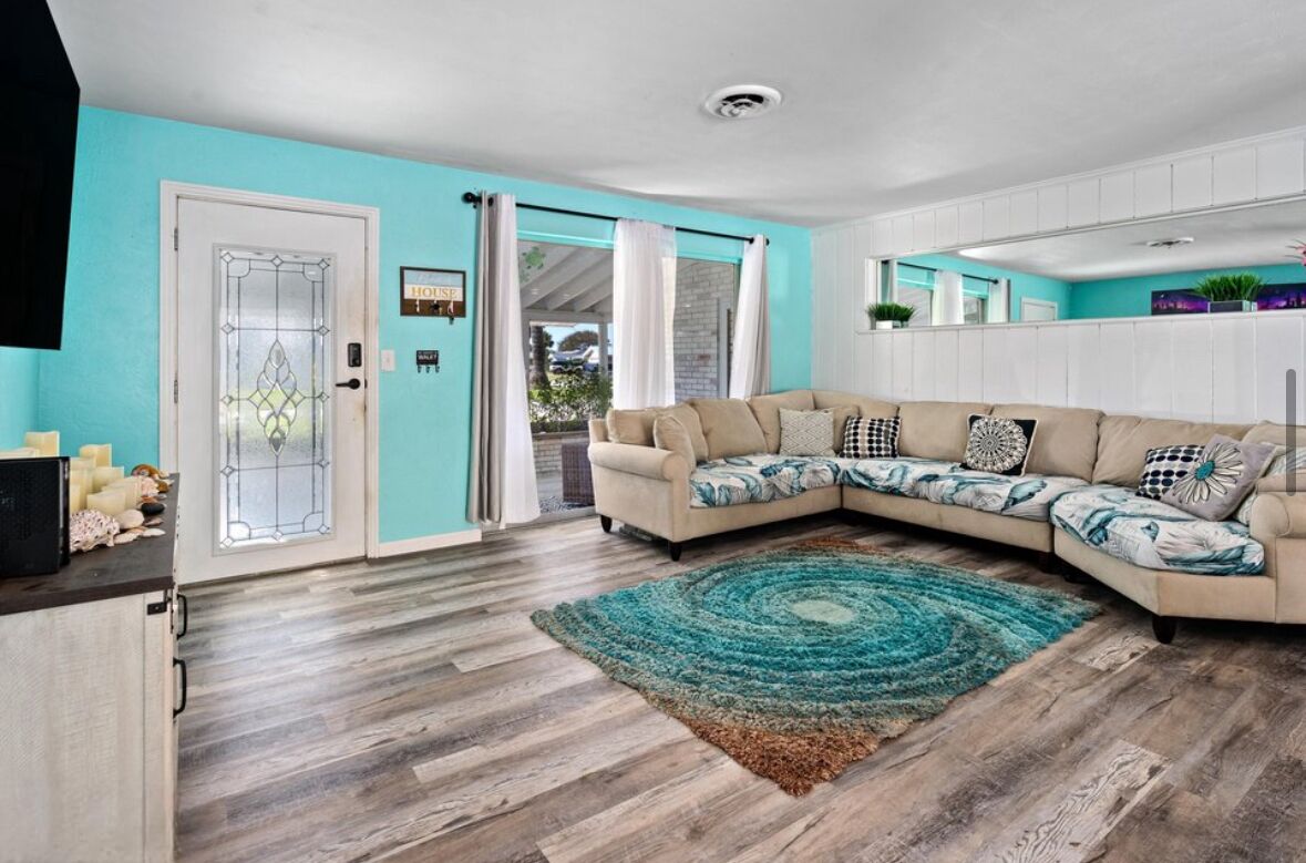 Daytona Poolside Oasis w/ Guest Cottage 2 Blocks from Beach
