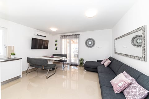House Mirrors - Unit 377003-13