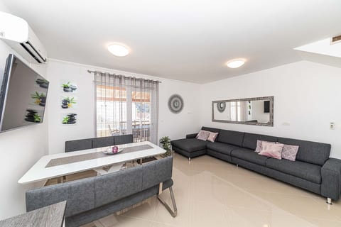 House Mirrors - Unit 377003-13