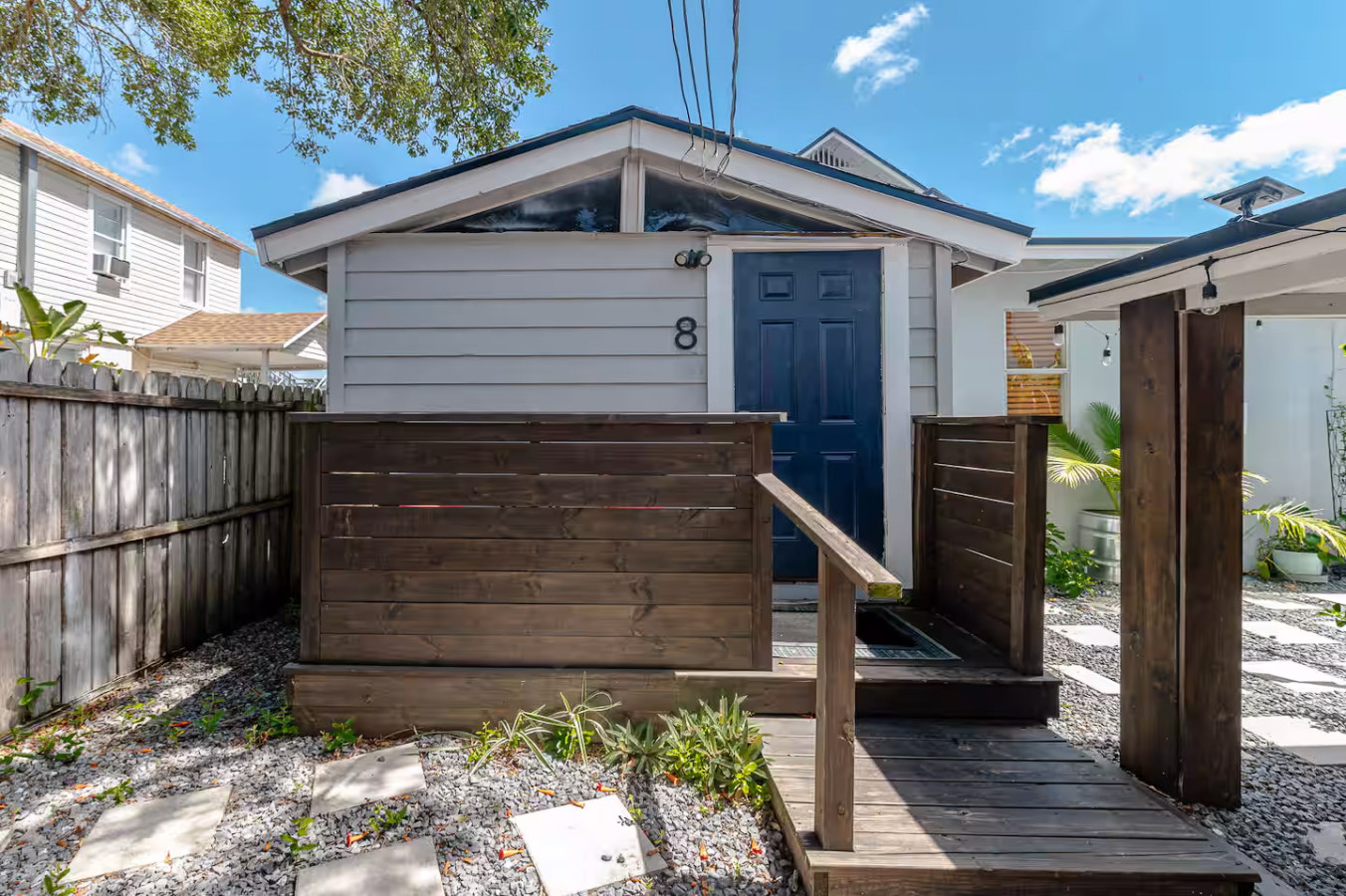 private-deck-*-pet-friendly-*-spacious-courtyard/