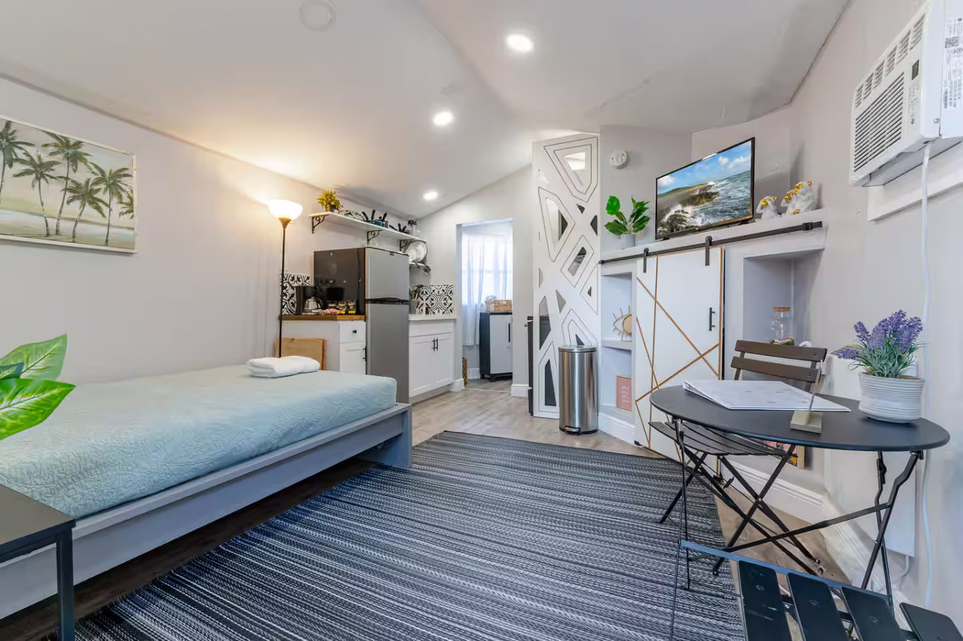 private-deck-*-pet-friendly-*-spacious-courtyard/