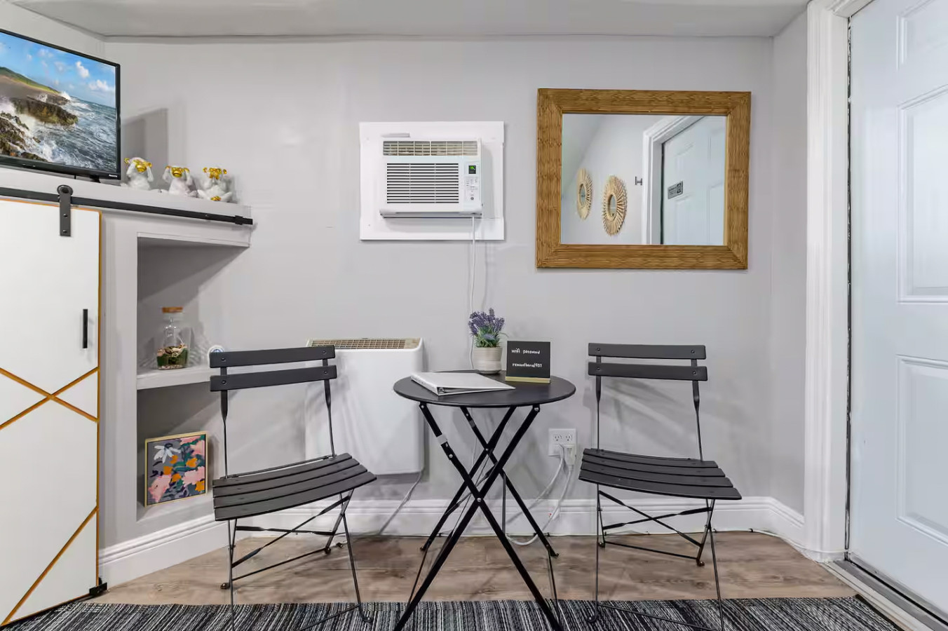 private-deck-*-pet-friendly-*-spacious-courtyard/