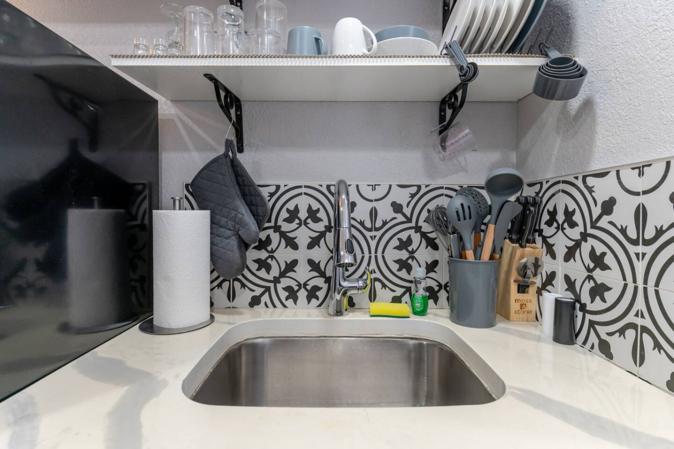 private-deck-*-pet-friendly-*-spacious-courtyard/