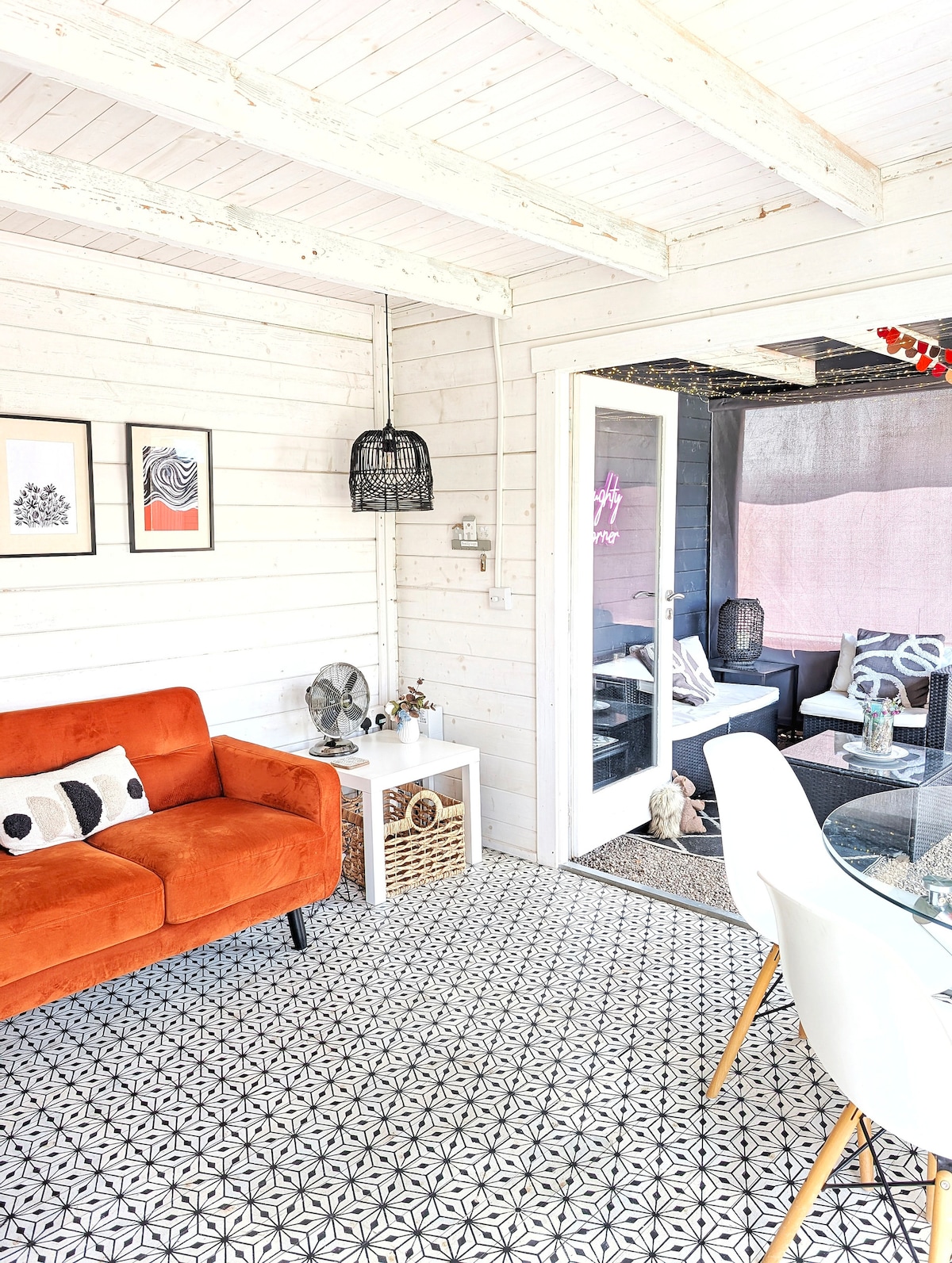 Charming Rural Suite with Outdoor Kitchen & Views