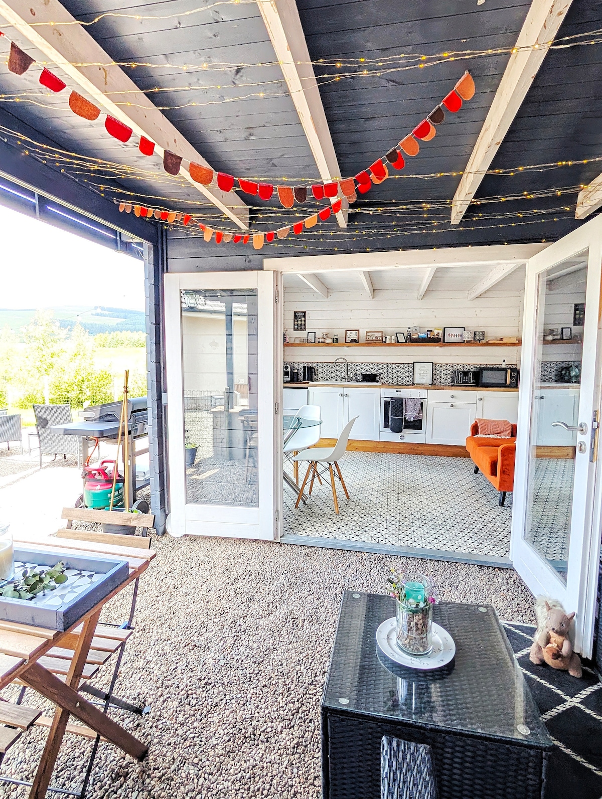 Charming Rural Suite with Outdoor Kitchen & Views