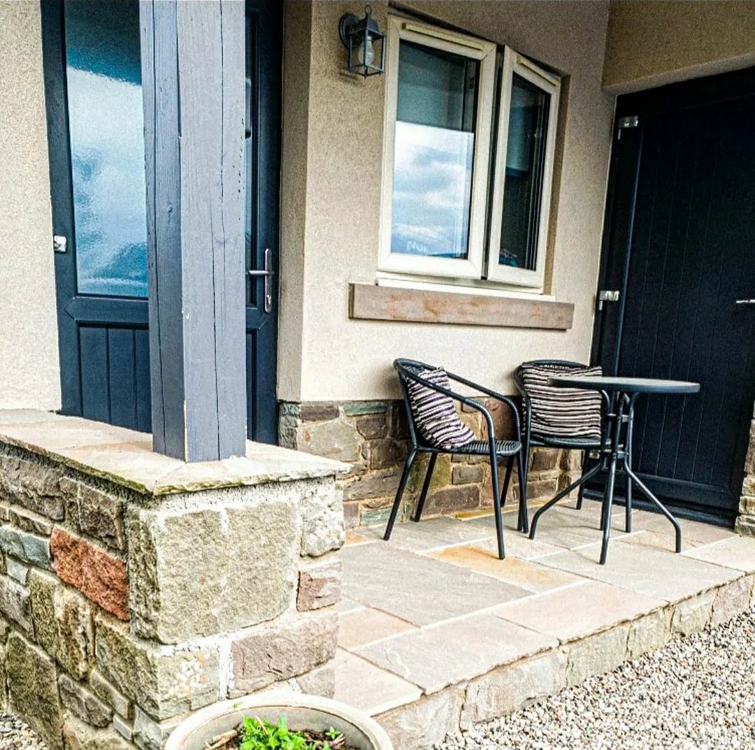 Rural Suite Perth & Kinross – Hot Tub & Kitchen