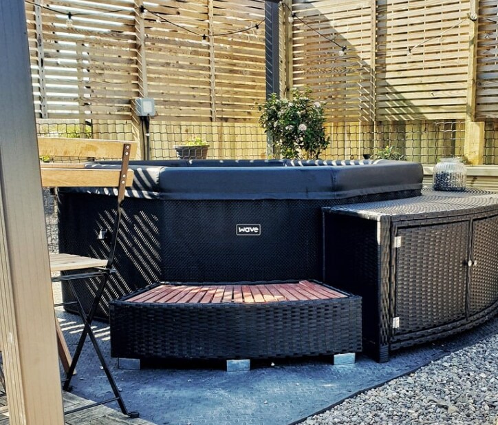 Rural Suite Perth & Kinross – Hot Tub & Kitchen