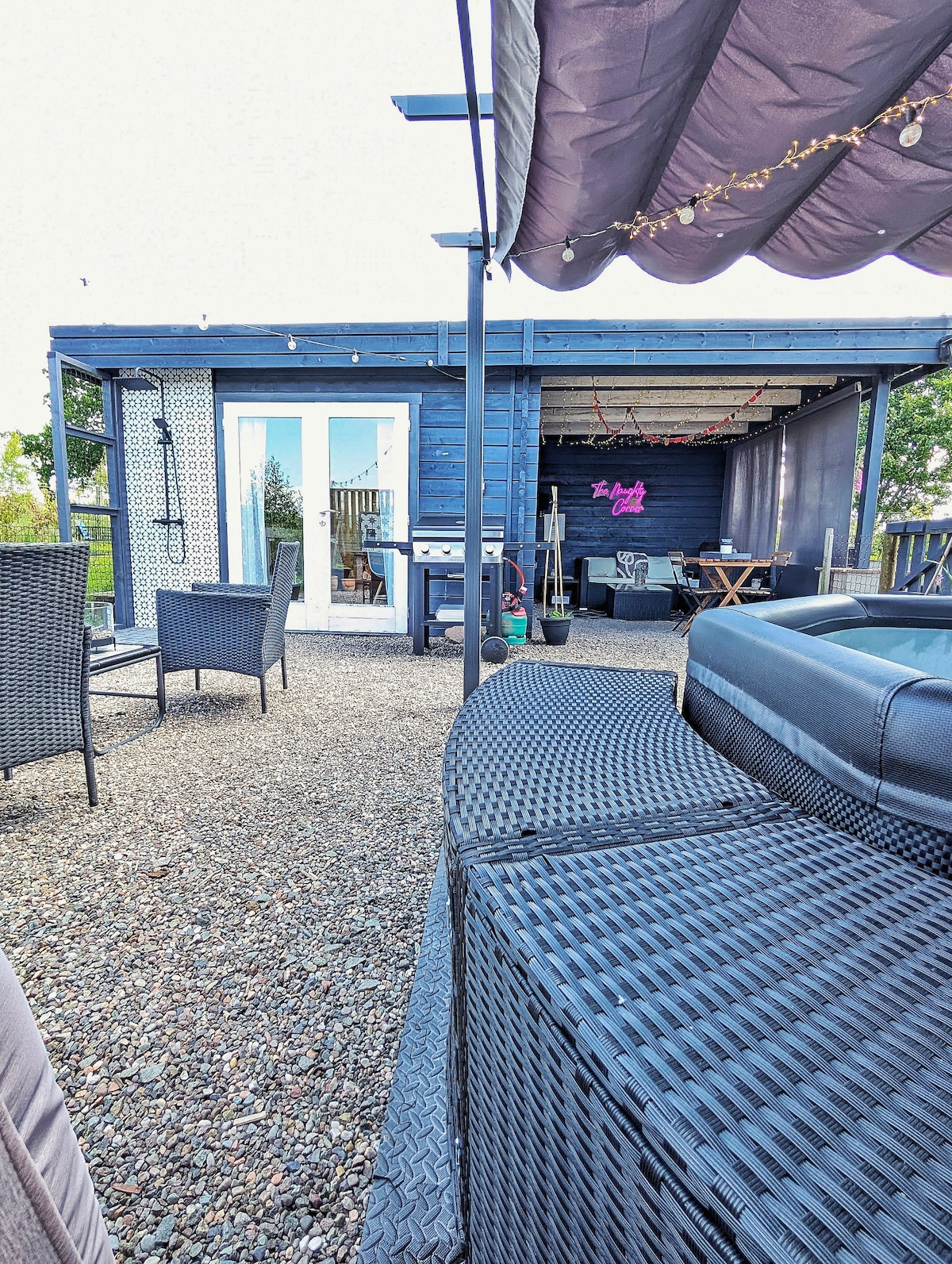 Rural Suite Perth & Kinross – Hot Tub & Kitchen